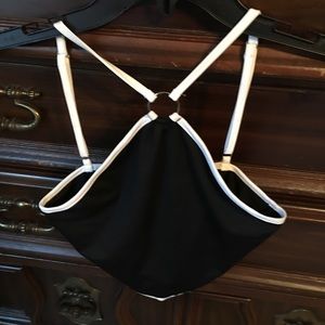Black/white crop top size Medium